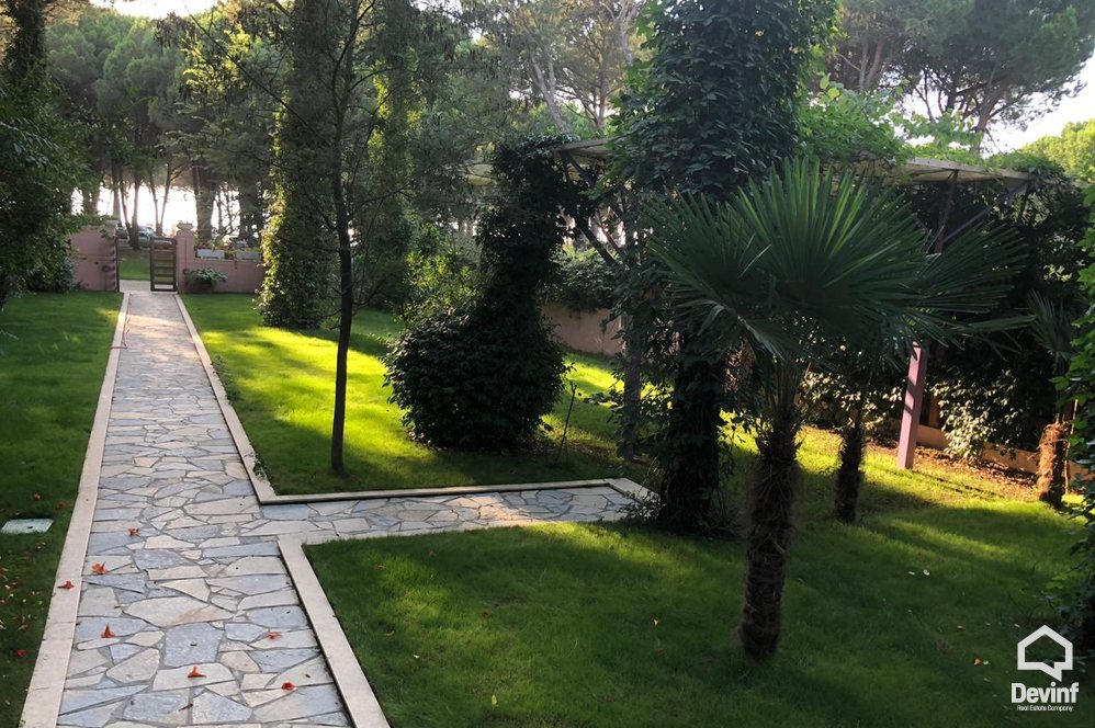Durres Shitje Vile 4+1+G Kompleks vilash ne Qerret bregdet kompleks rezidencial vile