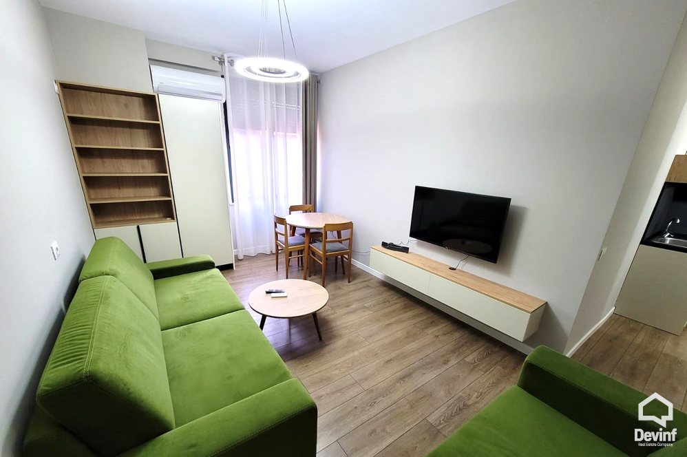 Tirane Qera Apartament Garsoniere Garsoniera ndodhet prane Sheshit 21-Dhjetorit apartament