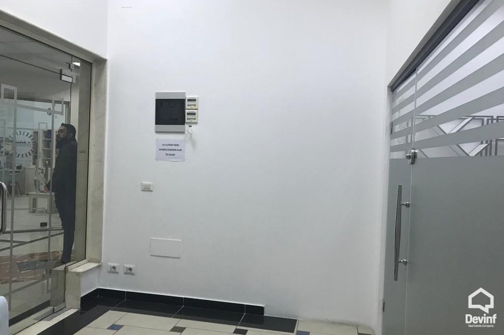 Tirane Shitje Zyre  Rruga e Barrikadave zyre qender biznesi