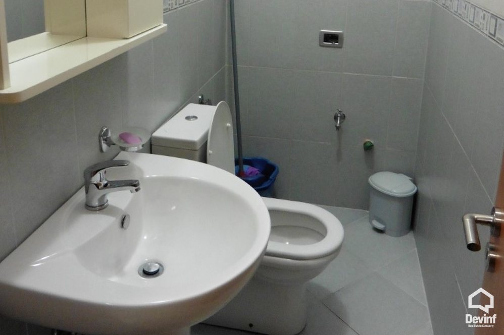 Tirane Qera Apartament 2+1+A Rruga e Dibres, prane Viles Gold apartament