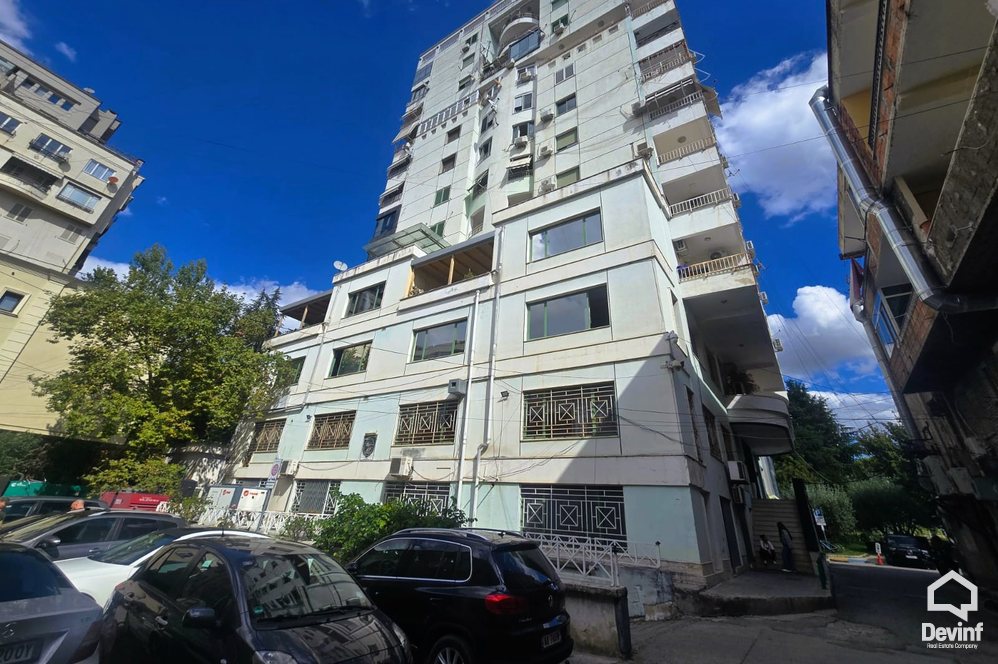 Tirane For Rent Office  EGT Tower in Block area Office klinike spitalore shkolle kursesh Banke investim institucion