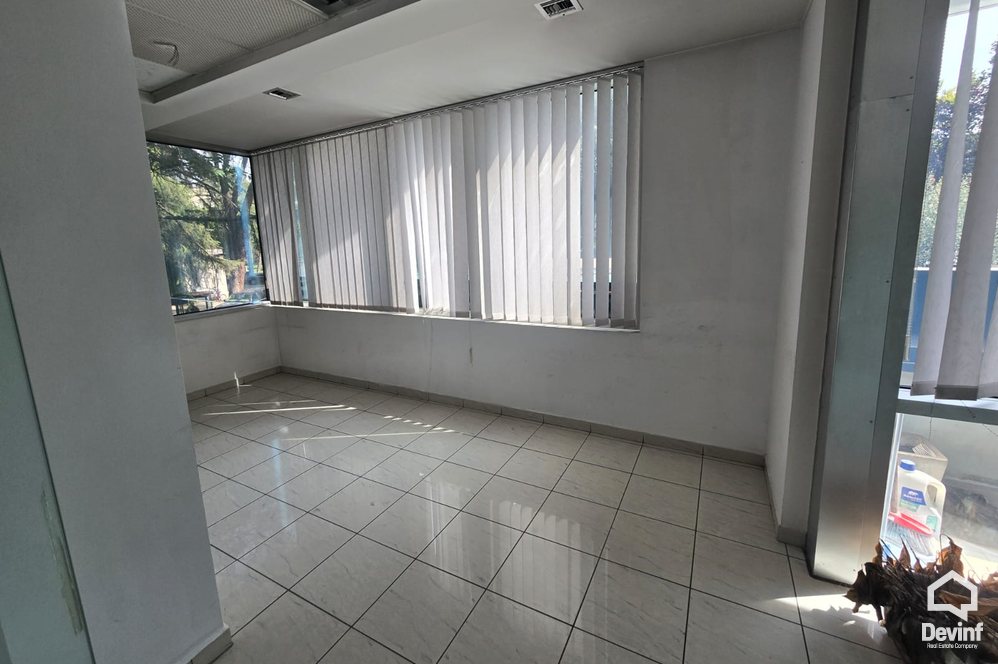 Tirane For Rent Office  EGT Tower in Block area Office klinike spitalore shkolle kursesh Banke investim institucion