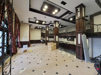 Bar-Restorant Qera Ne qender te Tiranes