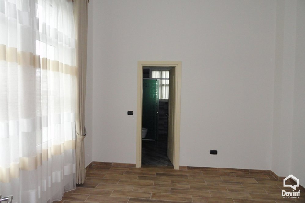 Tirane Shitje Vile Me shume se 4 dhoma Vila ne nje kompleks rezidencial vilash ne periferi te Tiranes kompleks rezidencial