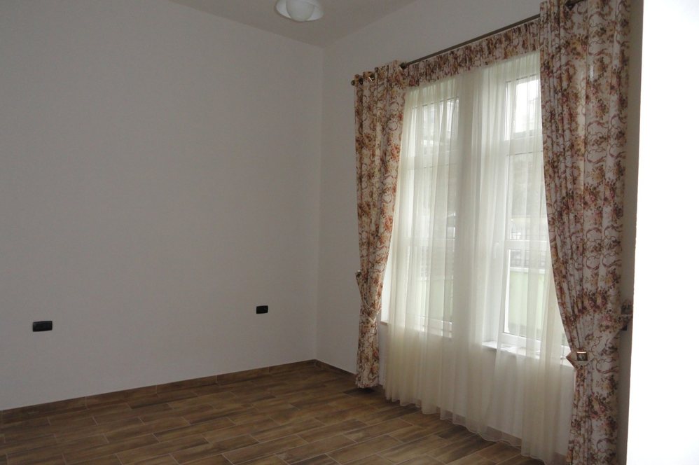 Tirane Shitje Vile Me shume se 4 dhoma Vila ne nje kompleks rezidencial vilash ne periferi te Tiranes kompleks rezidencial