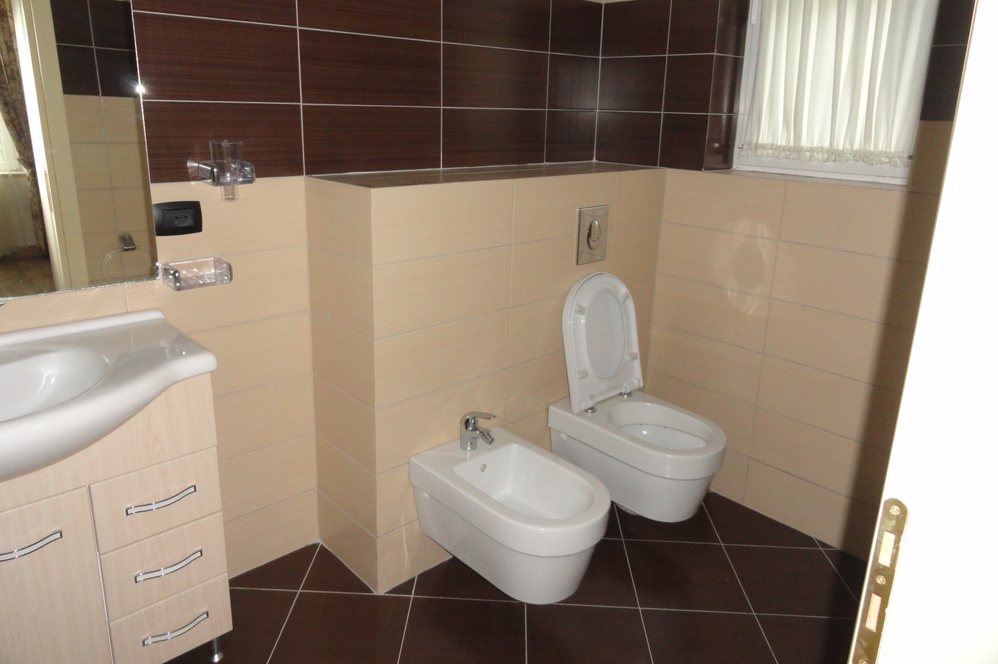 Tirane Shitje Vile Me shume se 4 dhoma Vila ne nje kompleks rezidencial vilash ne periferi te Tiranes kompleks rezidencial