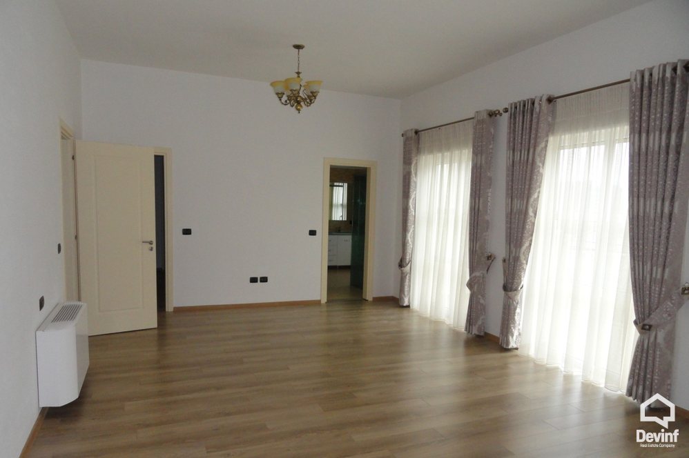 Tirane Shitje Vile Me shume se 4 dhoma Vila ne nje kompleks rezidencial vilash ne periferi te Tiranes kompleks rezidencial