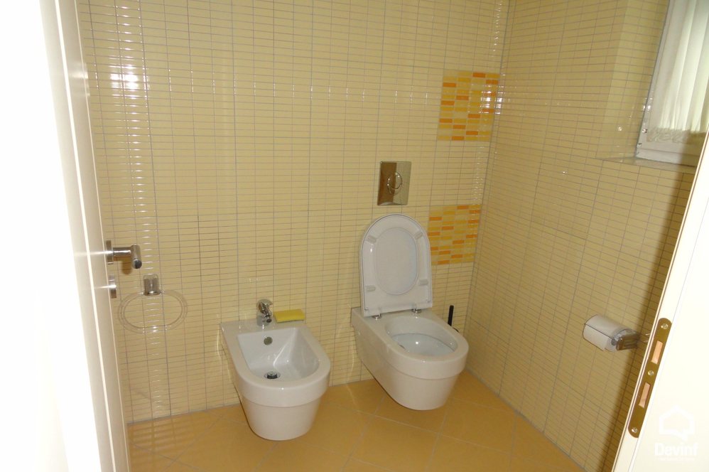 Tirane Shitje Vile Me shume se 4 dhoma Vila ne nje kompleks rezidencial vilash ne periferi te Tiranes kompleks rezidencial