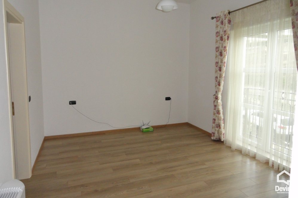 Tirane Shitje Vile Me shume se 4 dhoma Vila ne nje kompleks rezidencial vilash ne periferi te Tiranes kompleks rezidencial