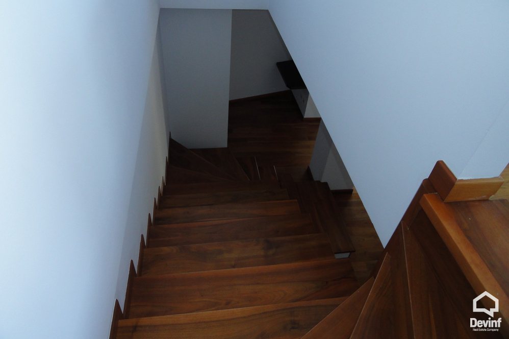 Tirane For Sale Apartment 3+1+G The building is located near the Artistic Lyceum, in Elbasani Street Apartment