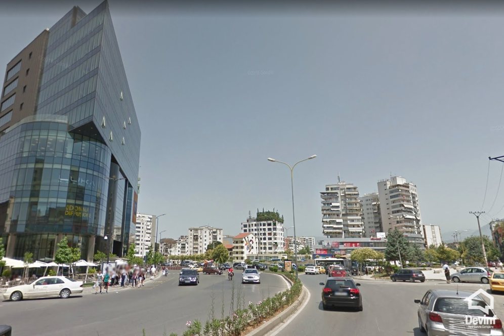 Tirane Qera Dyqan  Rruga Muhamet Gjollesha, prane Zogut te Zi dyqan