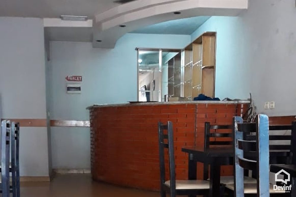 Tirane Qera Dyqan  Rruga Muhamet Gjollesha, prane Zogut te Zi dyqan