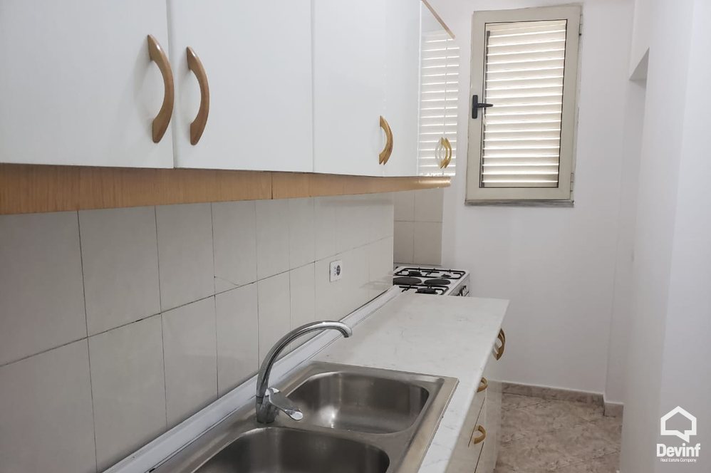 Tirane Qera Apartament 1+1+G Ne rrugen Myslym Shyri  apartament zyre