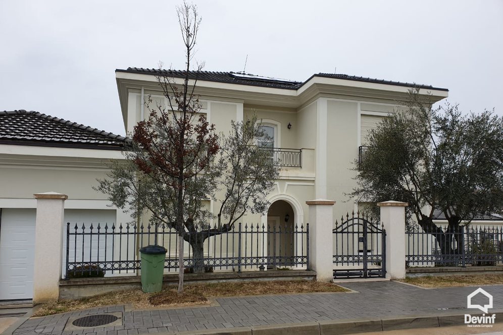 Tirane Qera Vile 4+1+G Vila ne zonen Rezidenciale prane TEG kompleks rezidencial