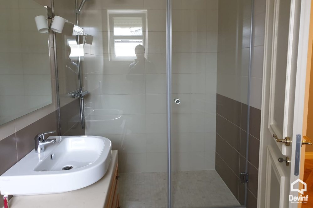 Tirane Qera Vile 4+1+G Vila ne zonen Rezidenciale prane TEG kompleks rezidencial