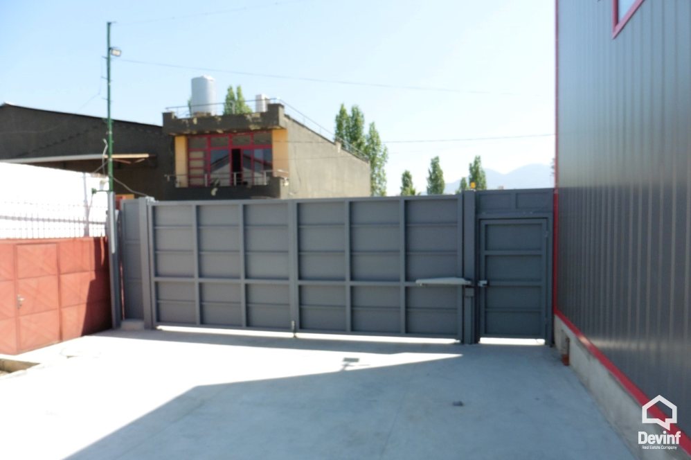 Tirane For Rent Warehouse  In Kombinat area Warehouse