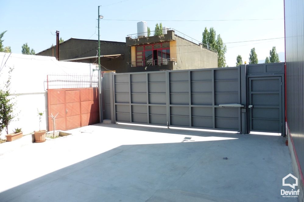 Tirane For Rent Warehouse  In Kombinat area Warehouse