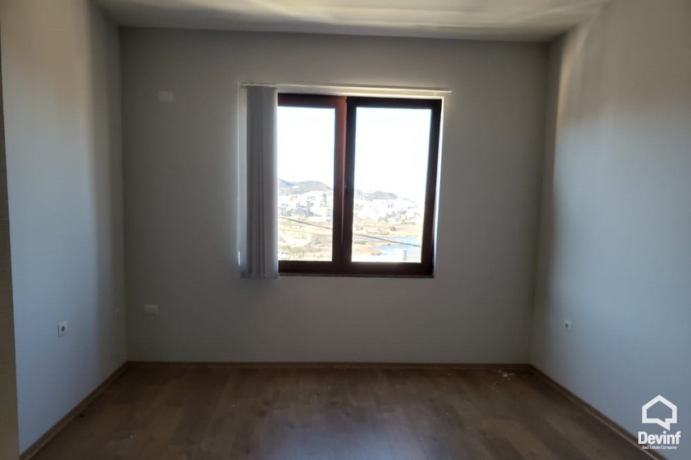 Tirane Qera Vile  Vile tek Liqeni i Tiranes vile