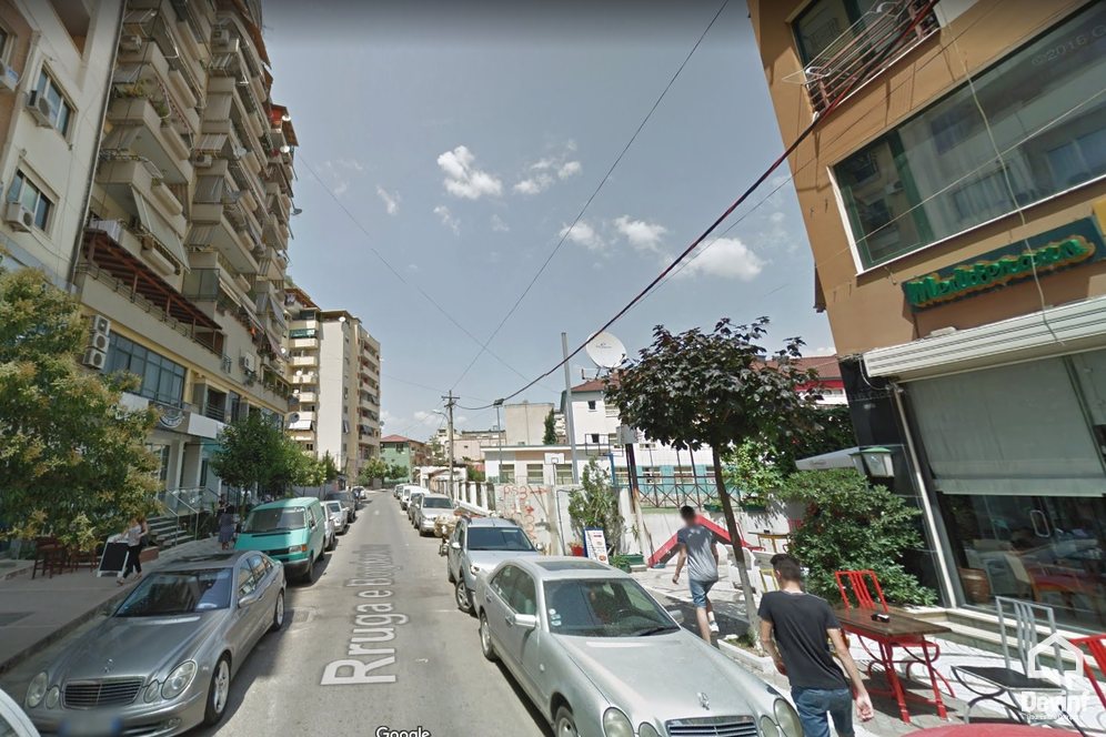 Tirane Shitje Dyqan  Rruga e Bogdaneve apartament