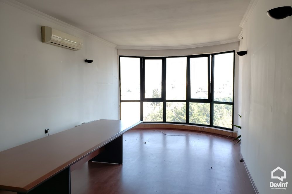 Tirane Qera Zyre  Zyre ne zonen e Bllokut zyre