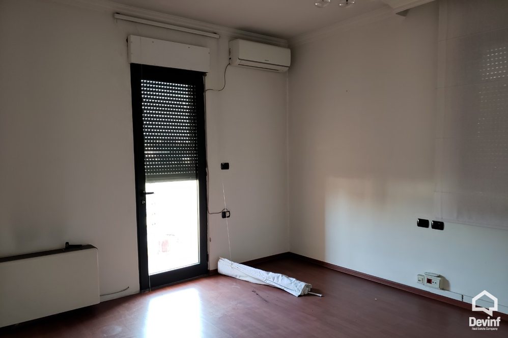 Tirane Qera Zyre  Zyre ne zonen e Bllokut zyre