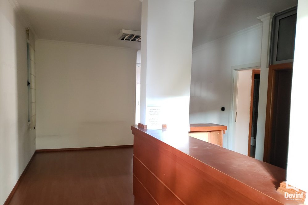 Tirane Qera Zyre  Zyre ne zonen e Bllokut zyre