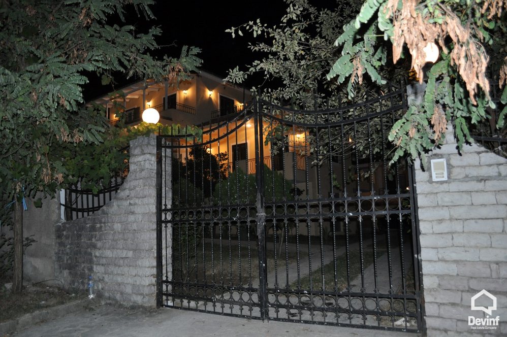 Gjirokaster For Sale Villa Me shume se 4 dhoma Near the Football Stadium of Gjirokaster City Villa