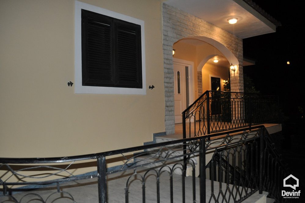 Gjirokaster For Sale Villa Me shume se 4 dhoma Near the Football Stadium of Gjirokaster City Villa