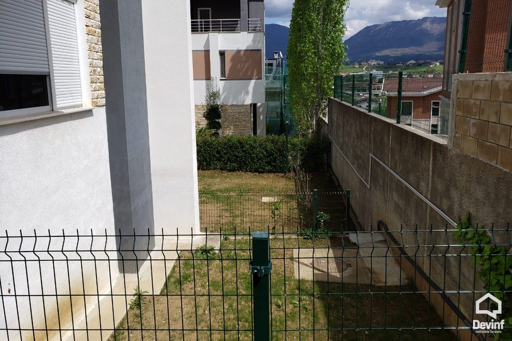 Tirane Qera Vile 4+1+A Vile ne nje kompleks vilash prane TEG  vile kompleks rezidencial