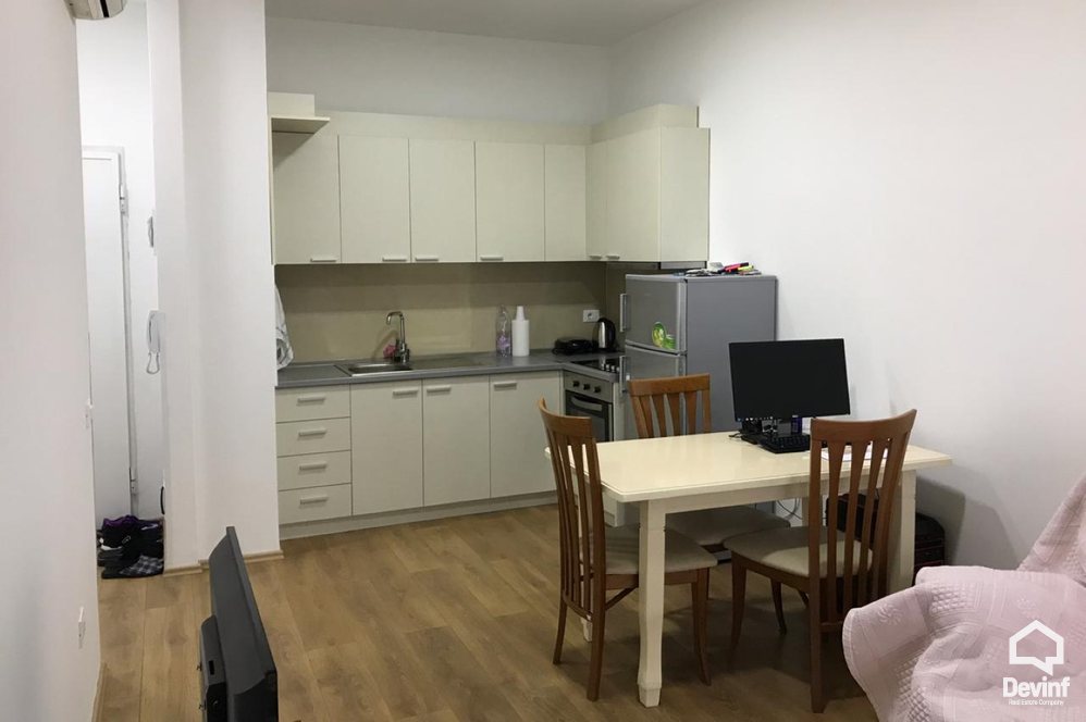 Tirane Qera Apartament 1+1+A Apartament ne kompleks rezidencial ne Rr. Komuna e Parisit apartament