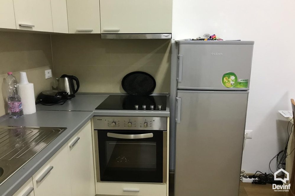Tirane Qera Apartament 1+1+A Apartament ne kompleks rezidencial ne Rr. Komuna e Parisit apartament
