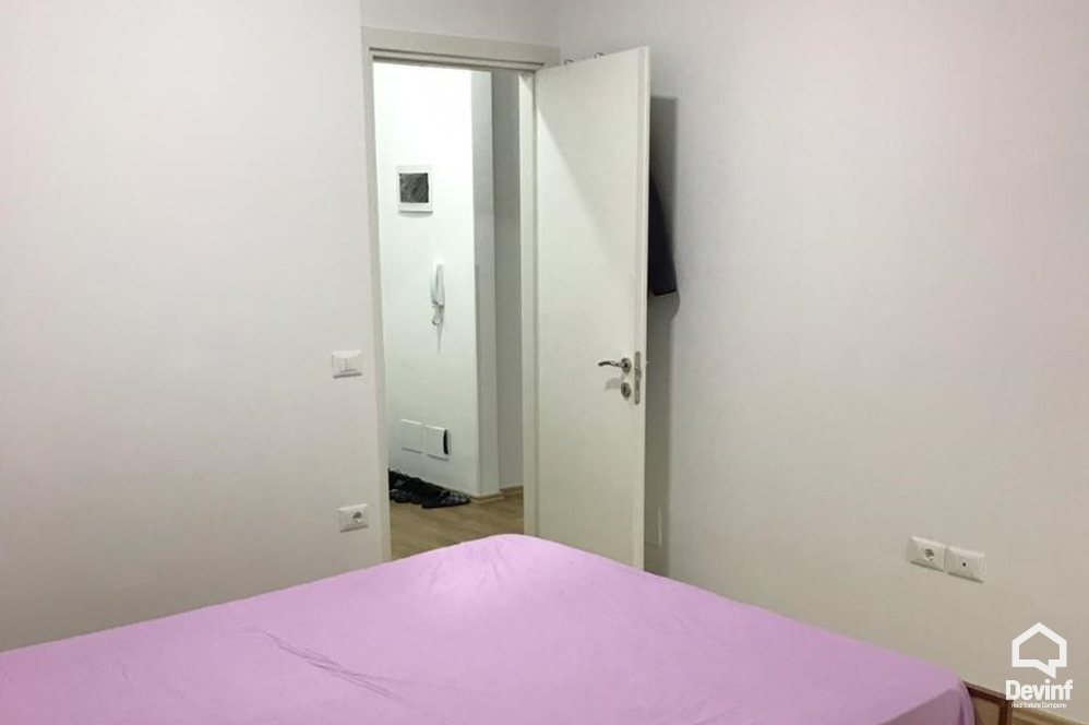 Tirane Qera Apartament 1+1+A Apartament ne kompleks rezidencial ne Rr. Komuna e Parisit apartament