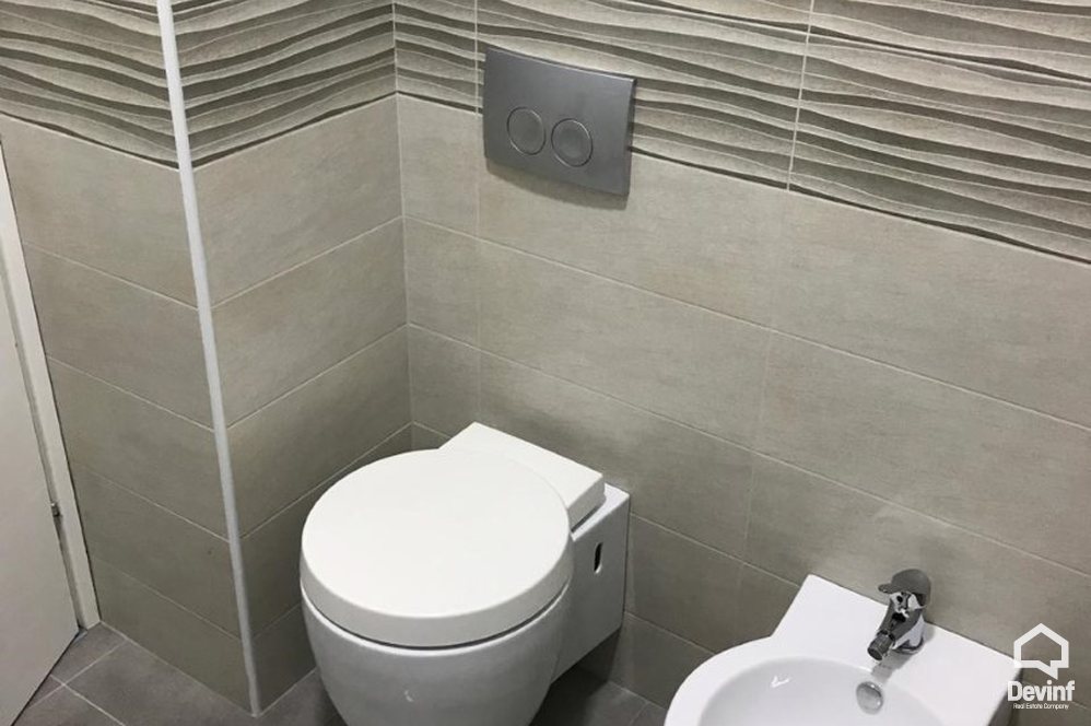 Tirane Qera Apartament 1+1+A Apartament ne kompleks rezidencial ne Rr. Komuna e Parisit apartament