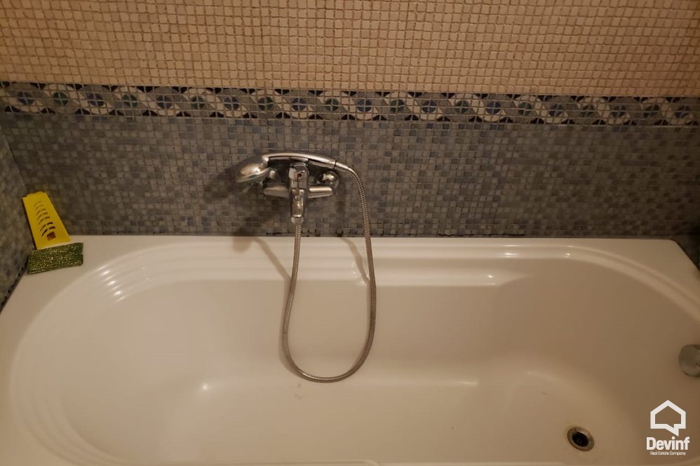 Tirane Qera Apartament 2+1+A Zyre ne zonen e Bllokut zyre