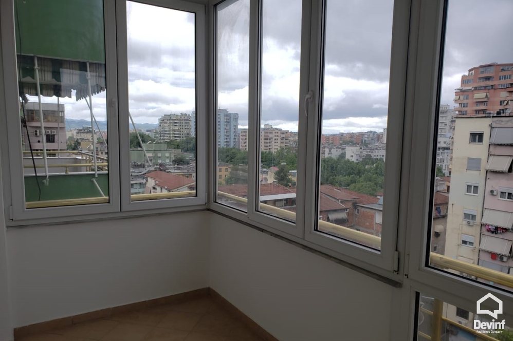 Tirane Qera Apartament 2+1+A Zyre ne zonen e Bllokut zyre