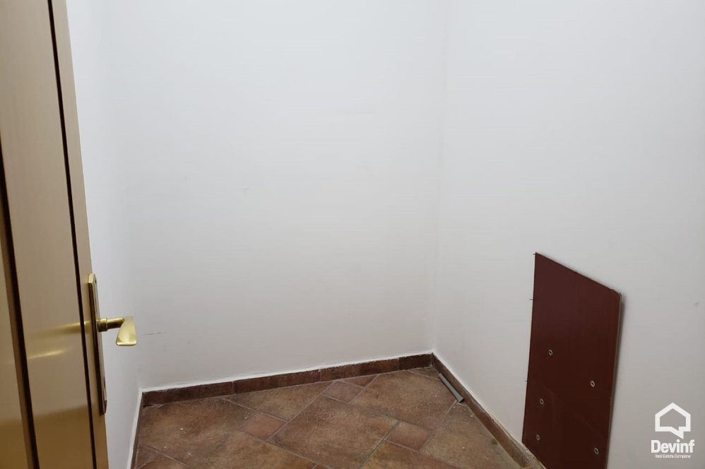 Tirane Qera Apartament 2+1+A Zyre ne zonen e Bllokut zyre