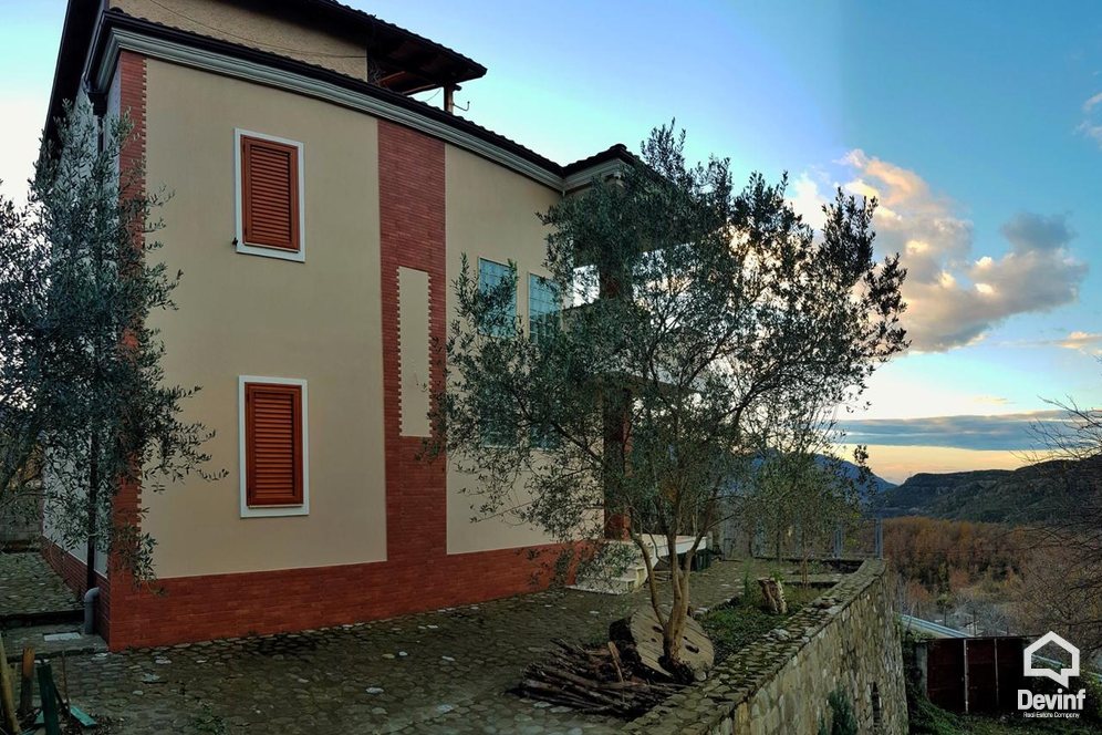 Tirane For Sale Villa 2+1+G Tirane-Elbasan Road, Krrabe Village Villa