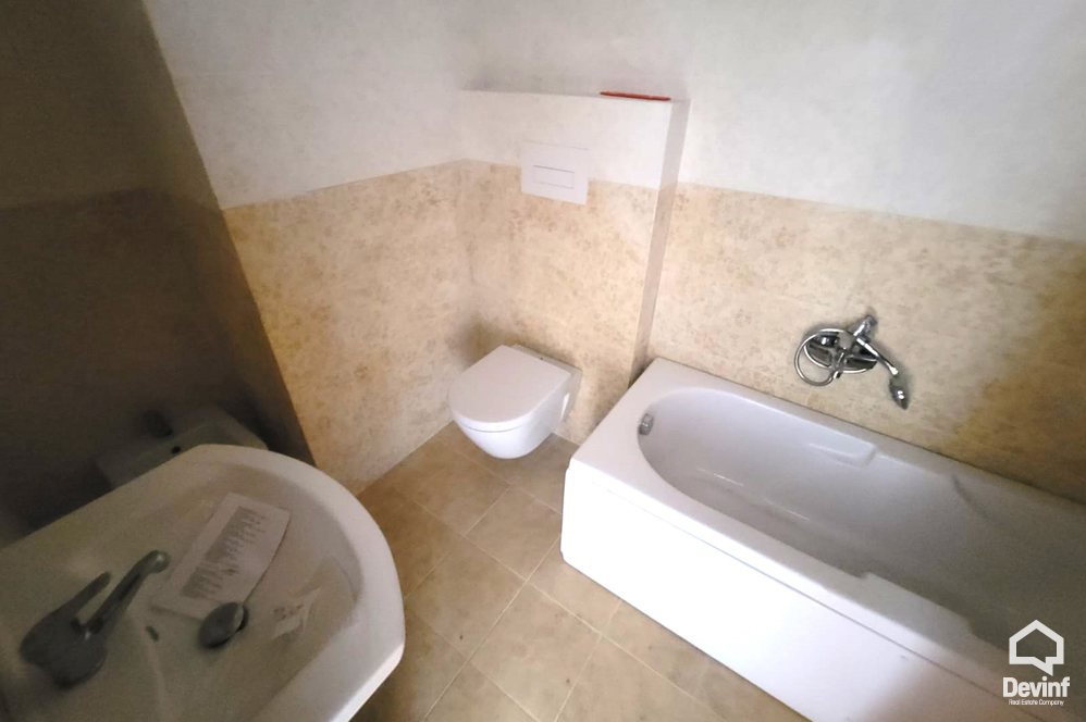 Tirane For Rent Office 2+1 Office located in Blloku area Apartment Office