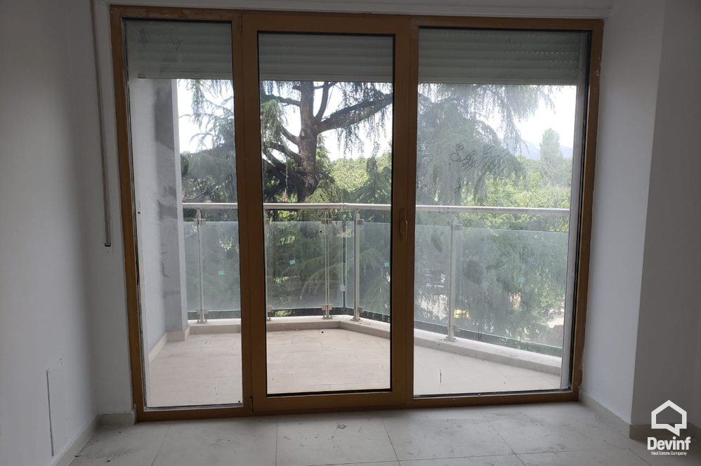 Tirane Qera Apartament 3+1+A Ndertese e re ne zonen e ish Bllokut apartament zyre