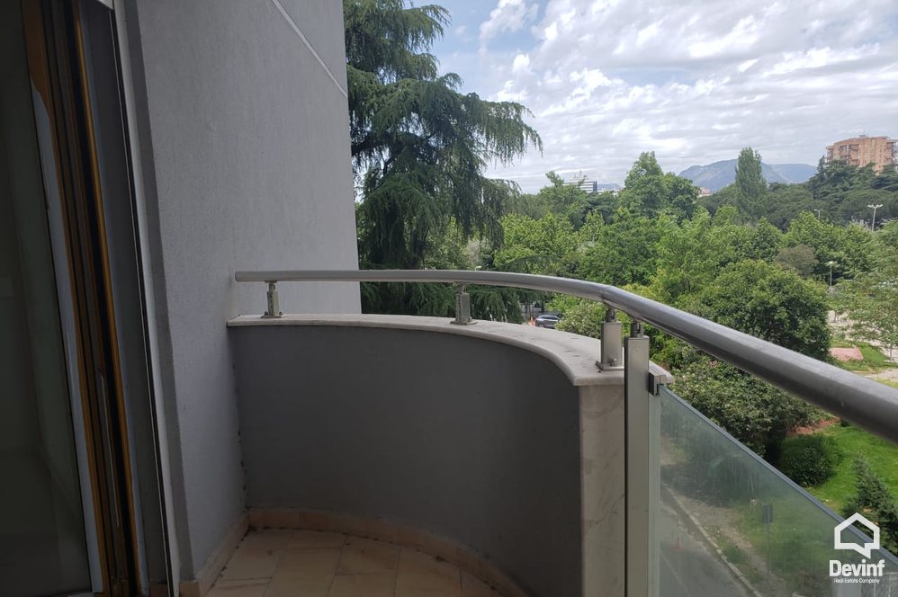 Tirane Qera Apartament 3+1+A Ndertese e re ne zonen e ish Bllokut apartament zyre
