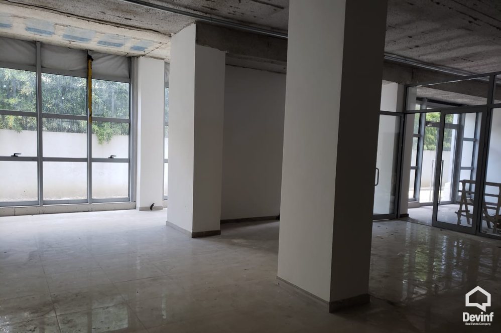 Tirane Qera Dyqan  Zona e ish Bllokut apartament