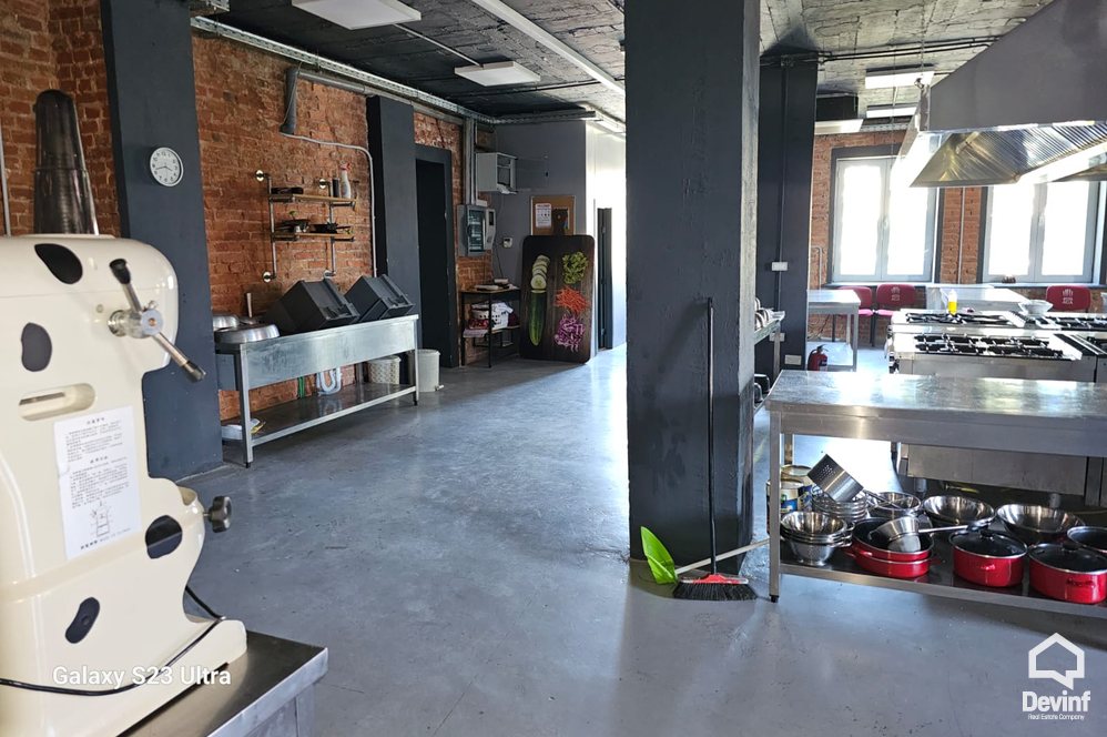 Tirane For Rent Office  850 square meter hall for rent in the Kombinat area Multifunctional Building Bar-Coffee qender estetike Office restorant