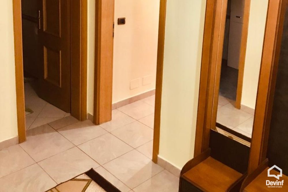 Tirane Qera Apartament 2+1+A Apartament ne zonen e Bllokut apartament