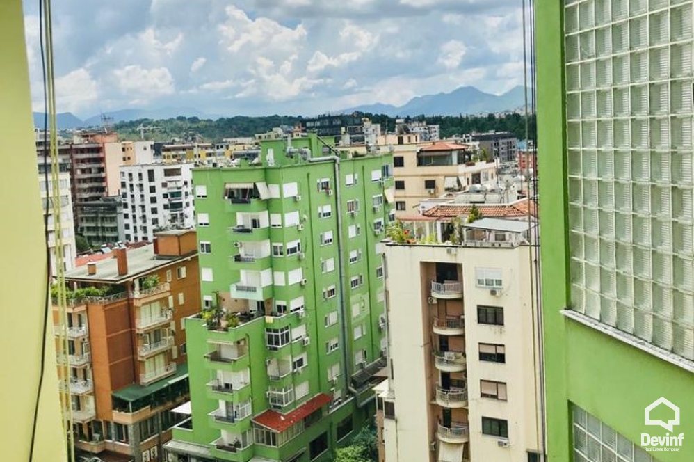 Tirane Qera Apartament 2+1+A Apartament ne zonen e Bllokut apartament