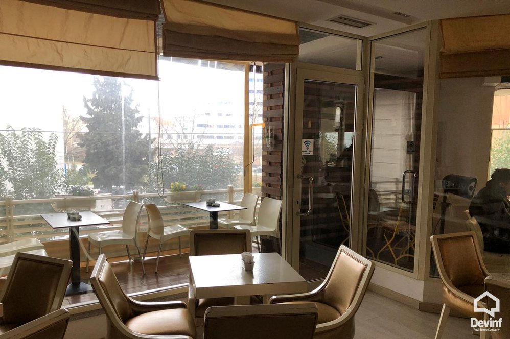 Tirane Qera Bar-Restorant  Bulevardi Zhan D Ark bar-kafe