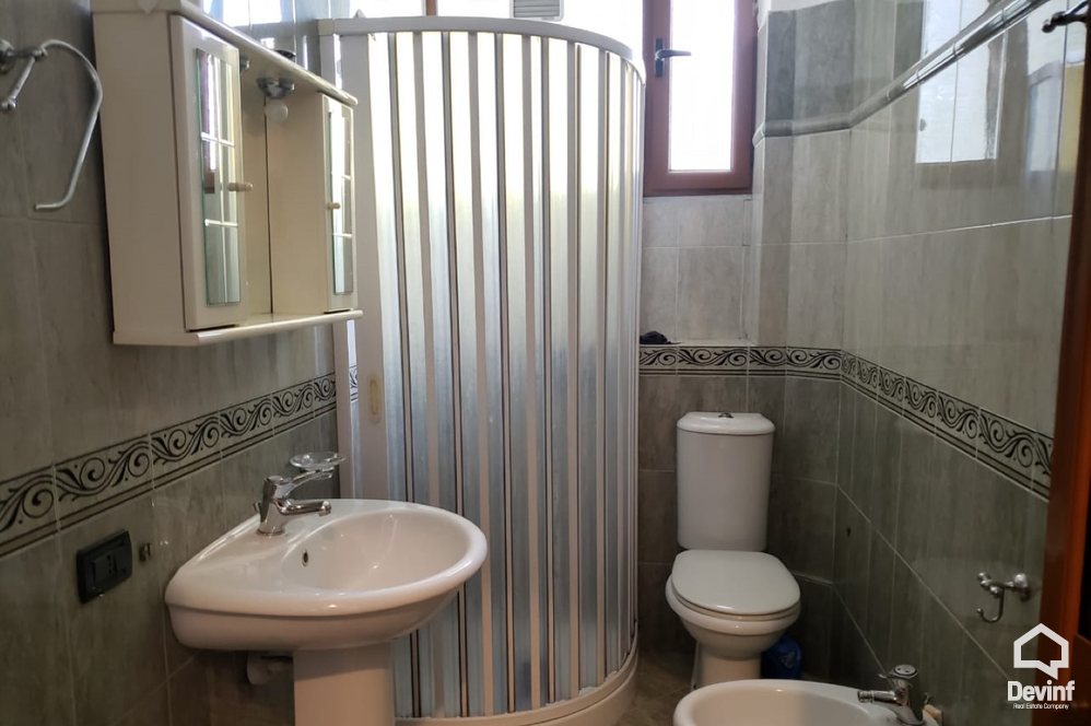 Tirane Qera Apartament 2+1+A Zyre prane Stadiumit Selman Stermasi apartament zyre