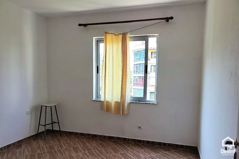 Tirane Shitje Apartament 1+1+A Apartamenti ndodhet prane Freskut apartament