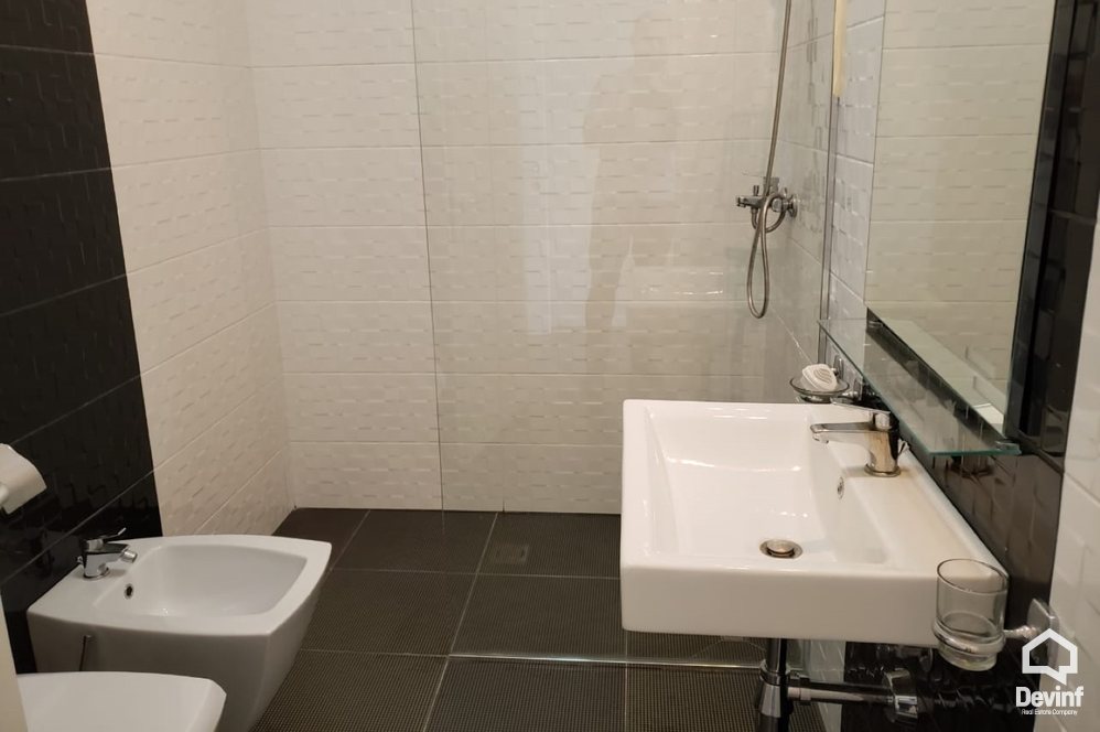 Tirane Qera Apartament 2+1+A Apartament ne Rr. Kavajes apartament