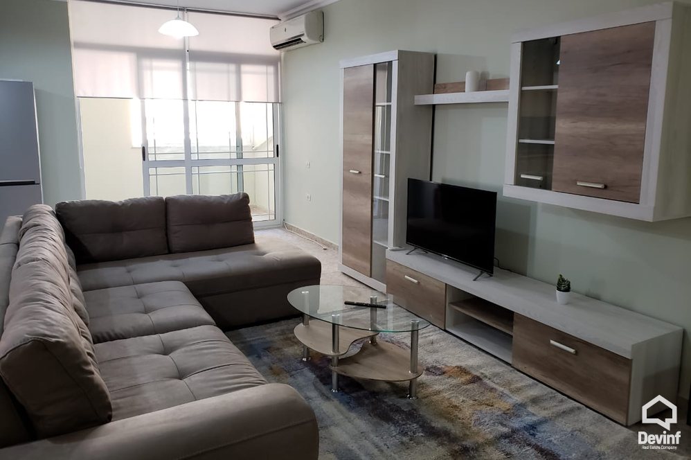 Tirane Qera Apartament 2+1+A Apartament ne Rrugen Komuna e Parisit apartament