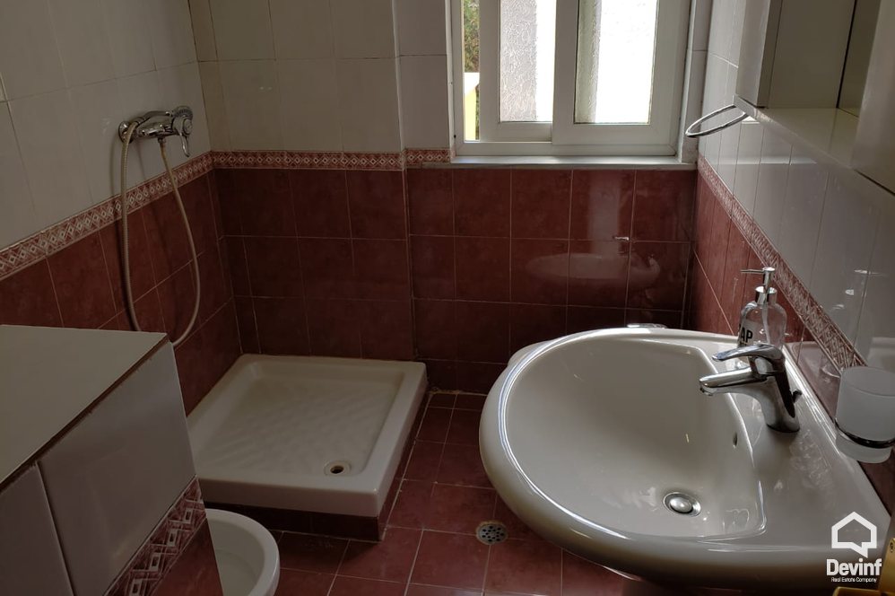 Tirane Qera Apartament 2+1+A Apartament ne Rrugen Komuna e Parisit apartament